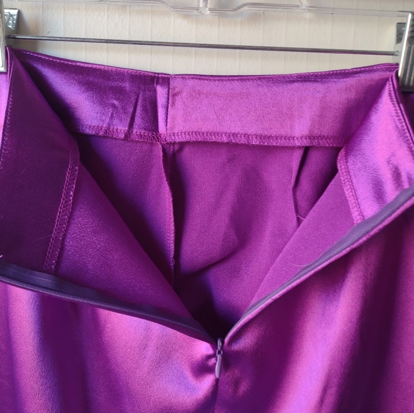 Woman's SXY Collection shiny purple beautiful well made SKIRT zip up front - Picture 4 of 5